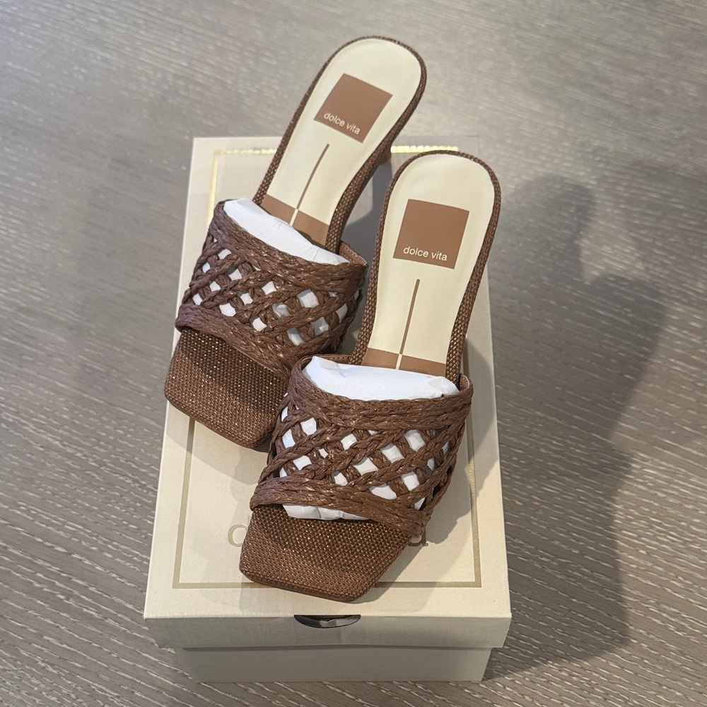 Dolce Vita Bowen Sandals - Size 5.5